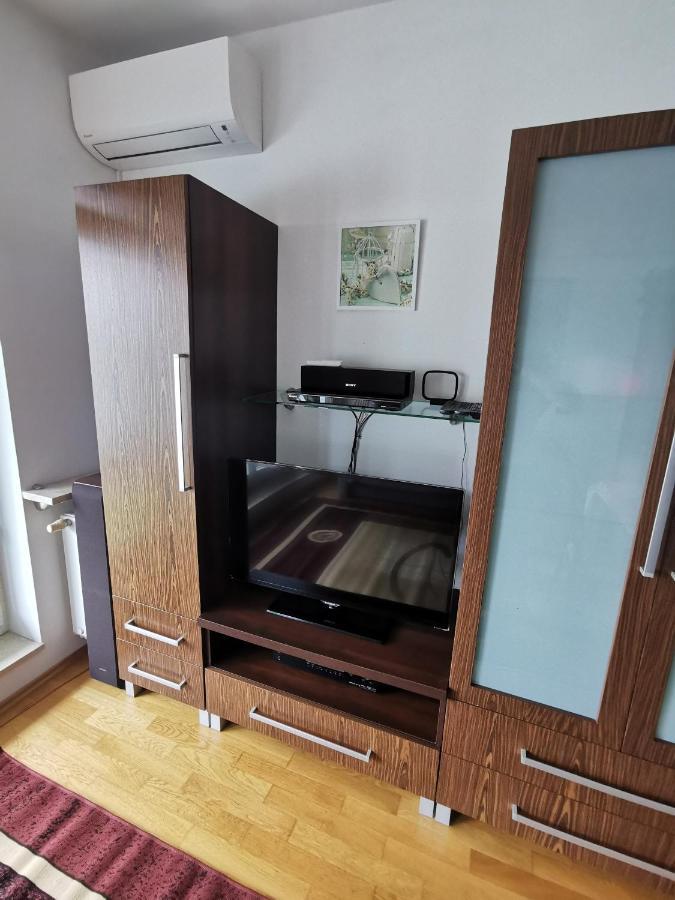 Apartment Kameralna Glebocka Warsaw